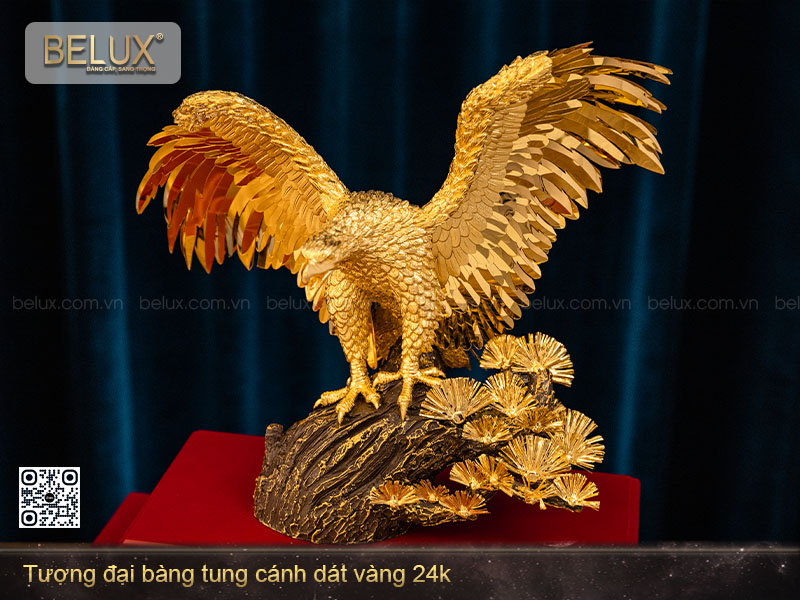 Tượng đại bàng tung cánh dát vàng 24K Mẫu 2